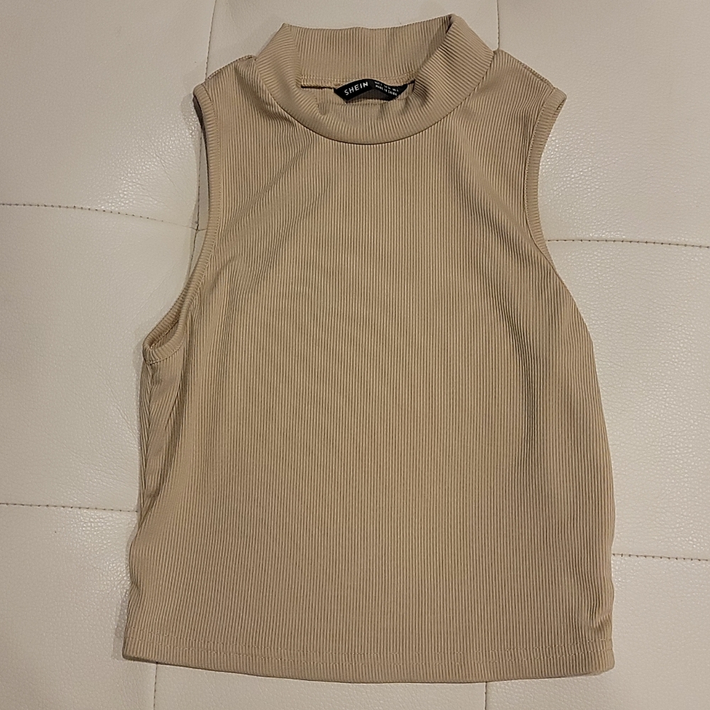 Turtle kneck crop top